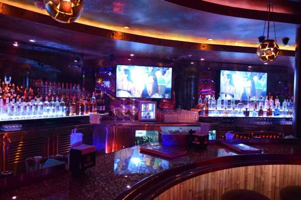 The Hottest Dinner and Show Venue in Orlando, FL 32819 Mango's